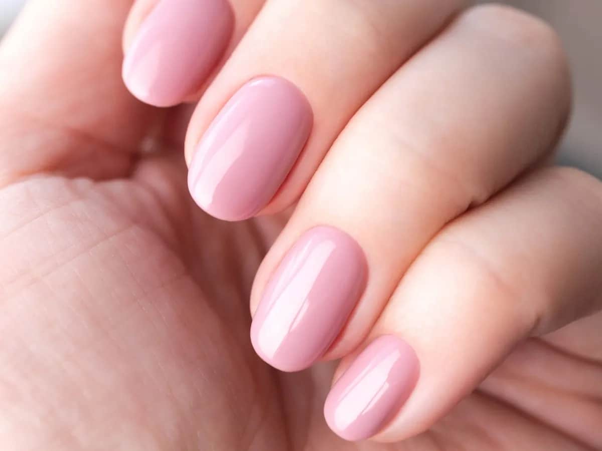 Nägel für den Sommer 2026: Die heißesten Trends & Pflegetipps